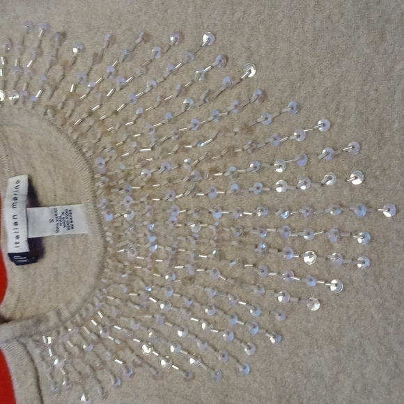 𝅺GAP sleeveless lightweight sweater with bling size small - Picture 2 of 3